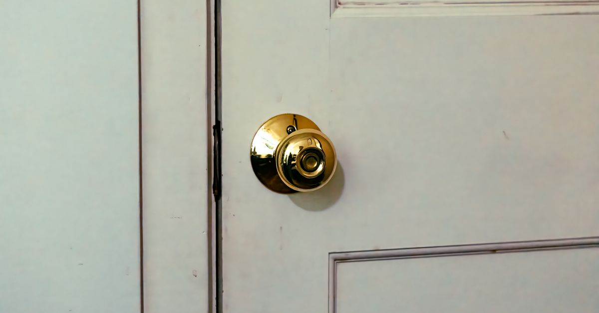 front door lock key — Los Angeles Locksmith Pros
